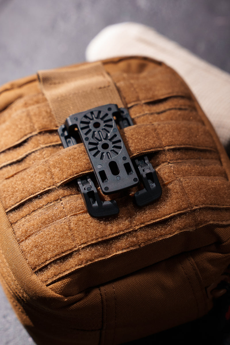 Load image into Gallery viewer, XShear 1.5&quot; Belt Clip
